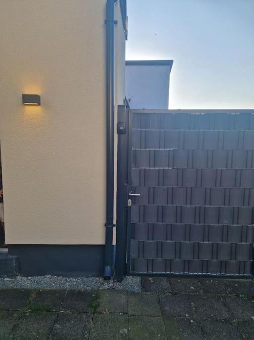 Gaestehaus In Koeln Rath-Heumar Esterno foto
